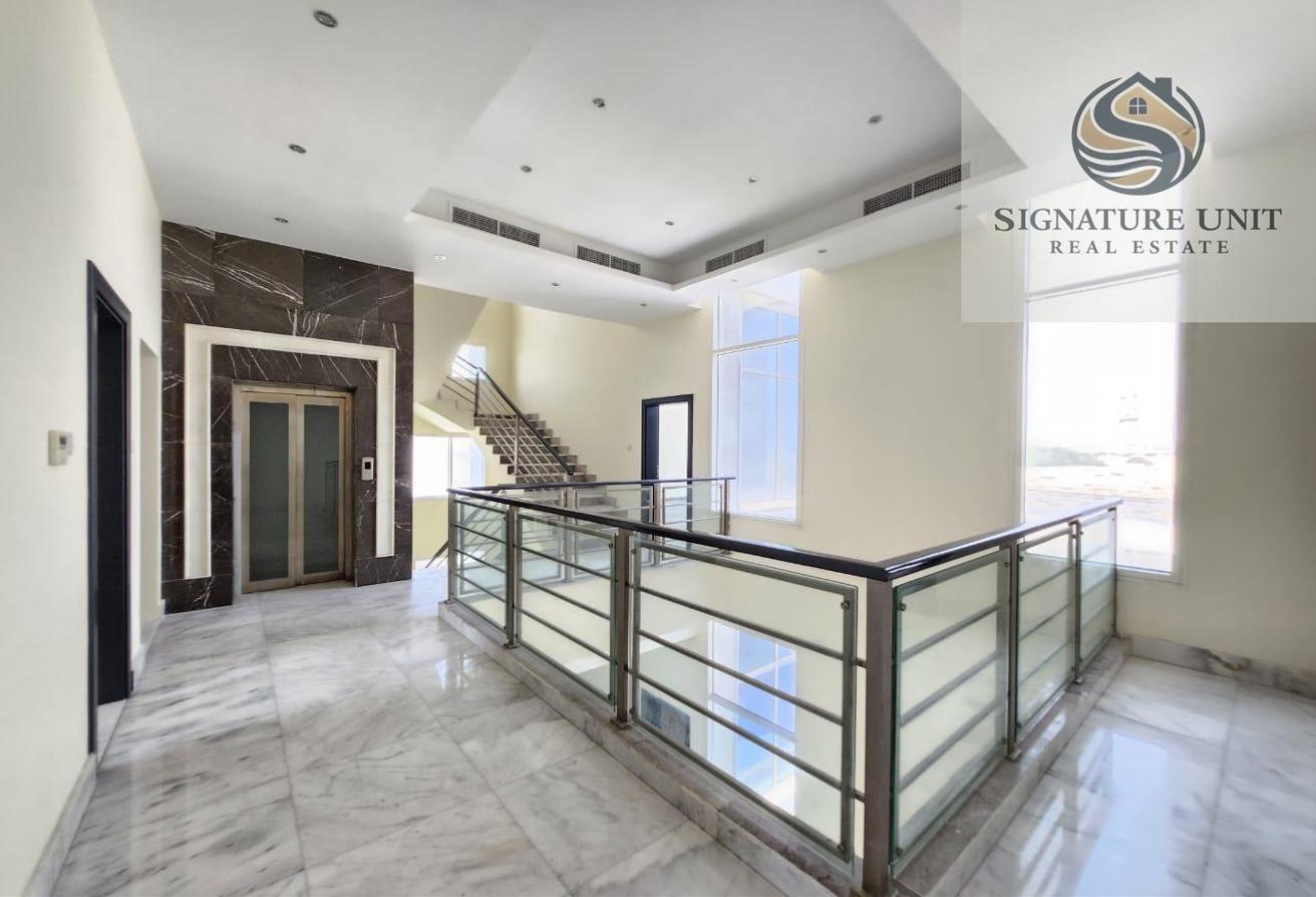 Ultra Luxury 5BR| Private Pool | Large Garden photo 6