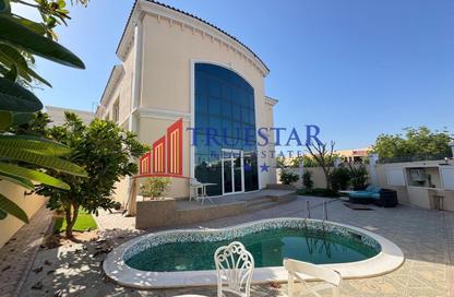 Villa - 5 Bedrooms - 6 Bathrooms for rent in Jumeirah 1 Villas - Jumeirah 1 - Jumeirah - Dubai