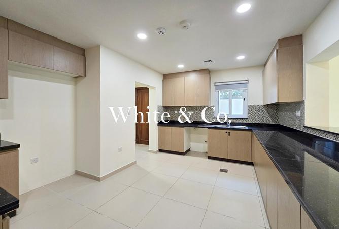 104118354 - Property Image 3