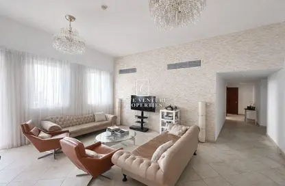 Apartment - 3 Bedrooms - 4 Bathrooms for sale in Dickens Circus 2 - Dickens Circus - Motor City - Dubai