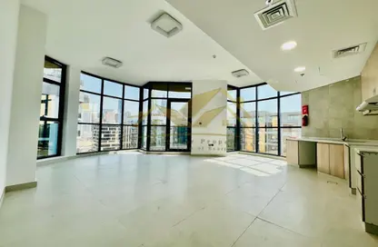 Apartment - 2 Bedrooms - 3 Bathrooms for rent in Jumeirah Garden City - Al Satwa - Dubai