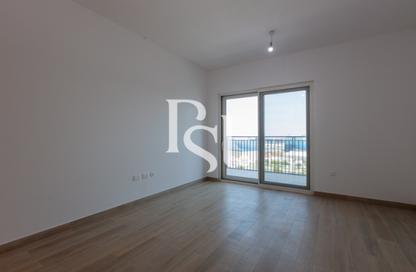 Apartment - 3 Bedrooms - 4 Bathrooms for sale in Waters Edge - Yas Island - Abu Dhabi