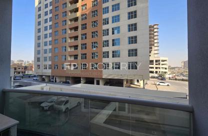 شقة - 1 حمام للايجار في برج الأبطال 1 - أبراج الأبطال - مدينة دبي الرياضية - دبي