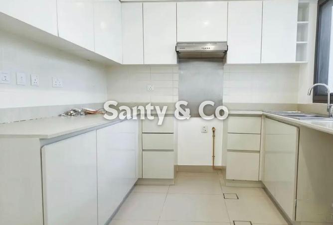 98702867 - Property Image 3