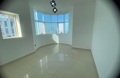 Apartment - 1 - 2 for rent in Al Majaz 3 - Al Majaz - Sharjah