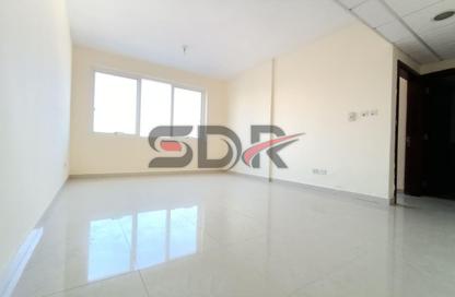 Apartment - 4 Bedrooms - 5 Bathrooms for rent in Khalifa Street - Abu Dhabi