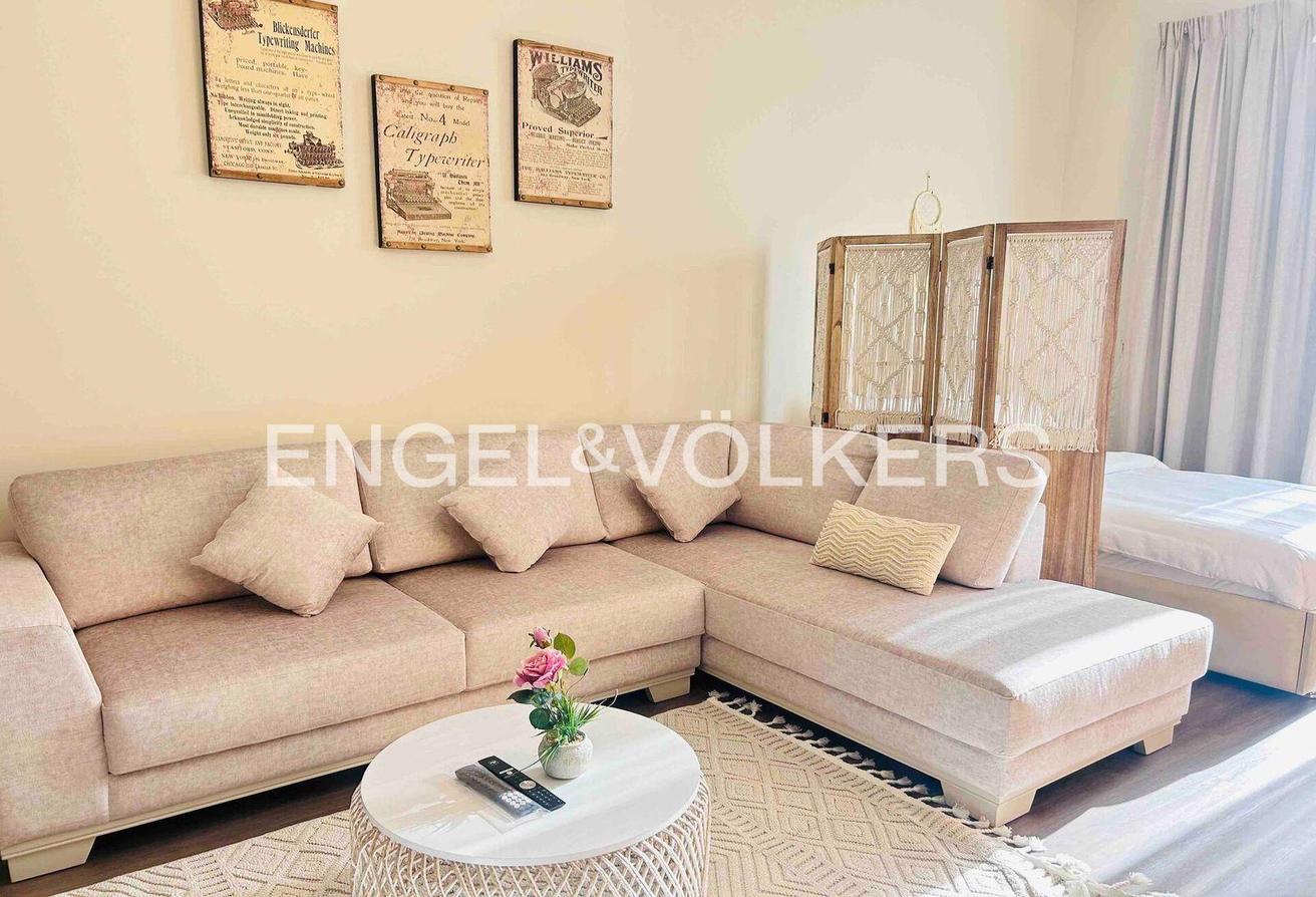 Very Spacious Apartment | Furnished | Calm Area photo 2