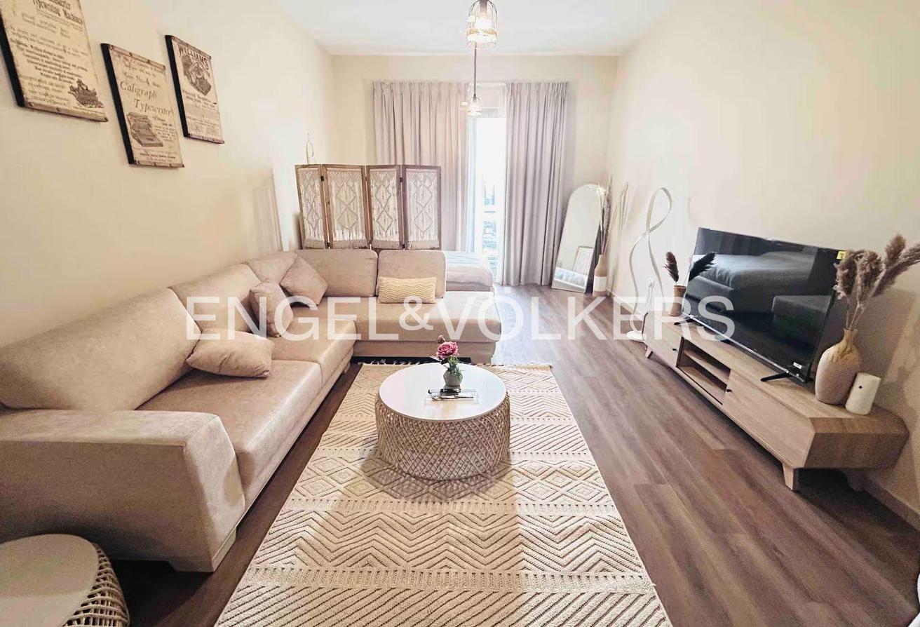 Very Spacious Apartment | Furnished | Calm Area photo 3