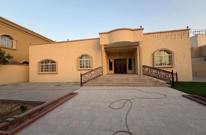 Villa - 4 - 5 for rent in Al Dhait South - Al Dhait - Ras Al Khaimah