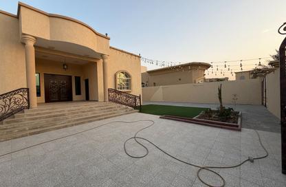 Villa - 4 - 5 for rent in Al Dhait South - Al Dhait - Ras Al Khaimah