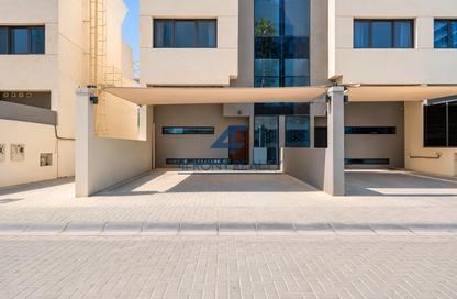 Townhouse - 4 - 5 for rent in Westar Vista - District 13 - Jumeirah Village Circle - Dubai