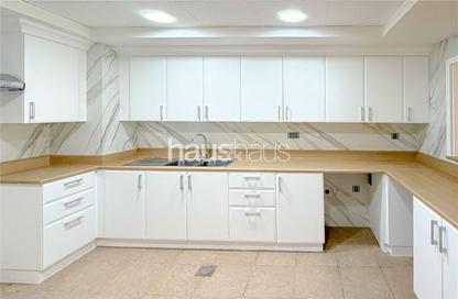 Apartment - 2 Bedrooms - 3 Bathrooms for rent in Al Hamri - Shoreline Apartments - Palm Jumeirah - Dubai