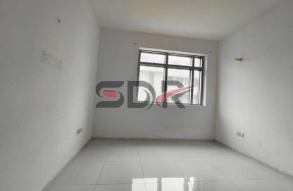 Apartment - 3 - 4 for rent in Khalidiya Street - Al Khalidiya - Abu Dhabi