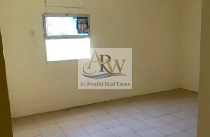 سكن عمال - استوديو - 8 حمامات للايجار في المنطقة الصناعية رقم 5 - المنطقة الصناعية بالشارقة - الشارقة