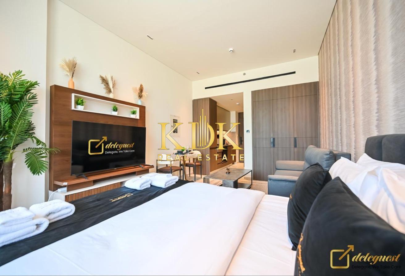 Elegant Studio | Prime Location | Book Now photo 2