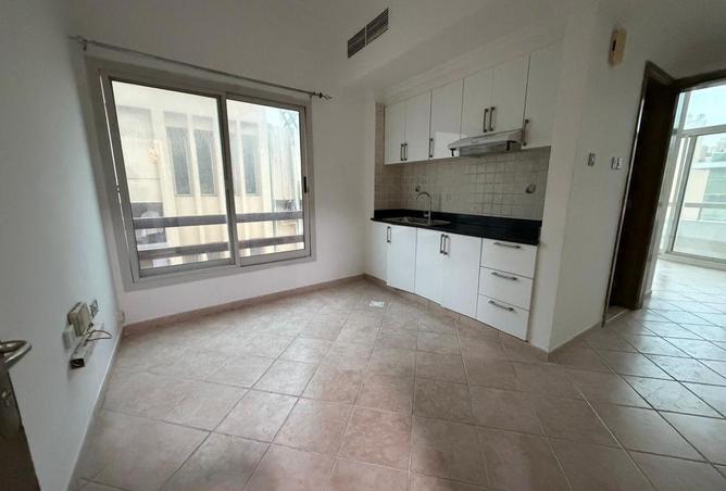 100402016 - Property Image 2