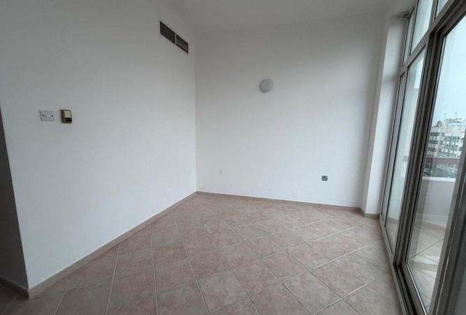 100402016 - Property Image 3