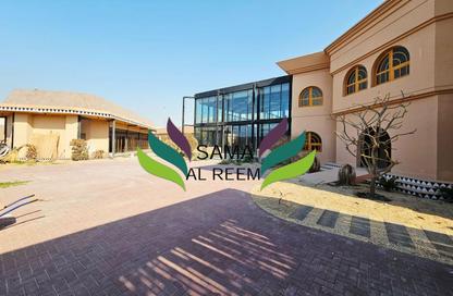 Villa - Studio - 7+ Bathrooms for rent in Al Safa 2 Villas - Al Safa 2 - Al Safa - Dubai