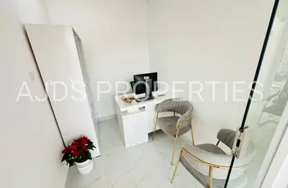 مكتب - غرفة نوم - 1 حمام للايجار في ريم ريزدنسي - الكرامة - دبي
