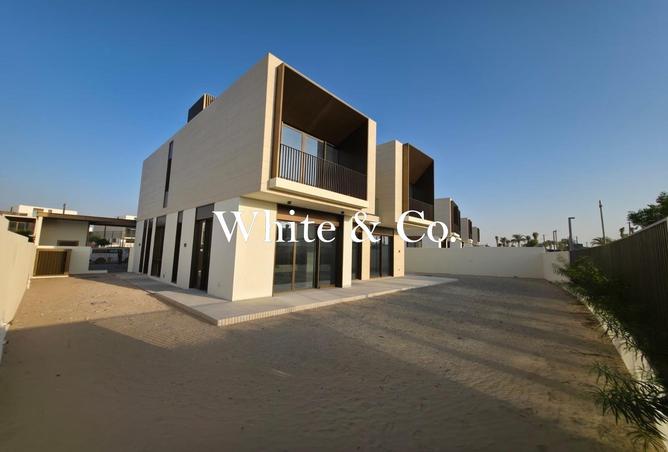 100387884 - Property Image 2
