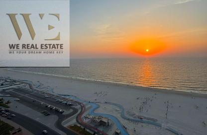 شقة - 2 غرف نوم - 3 حمامات للبيع في مساكن كورنيش عجمان - طريق كورنيش عجمان - عجمان
