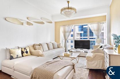 Apartment - 1 Bedroom - 2 Bathrooms for sale in Damac Heights - Dubai Marina - Dubai
