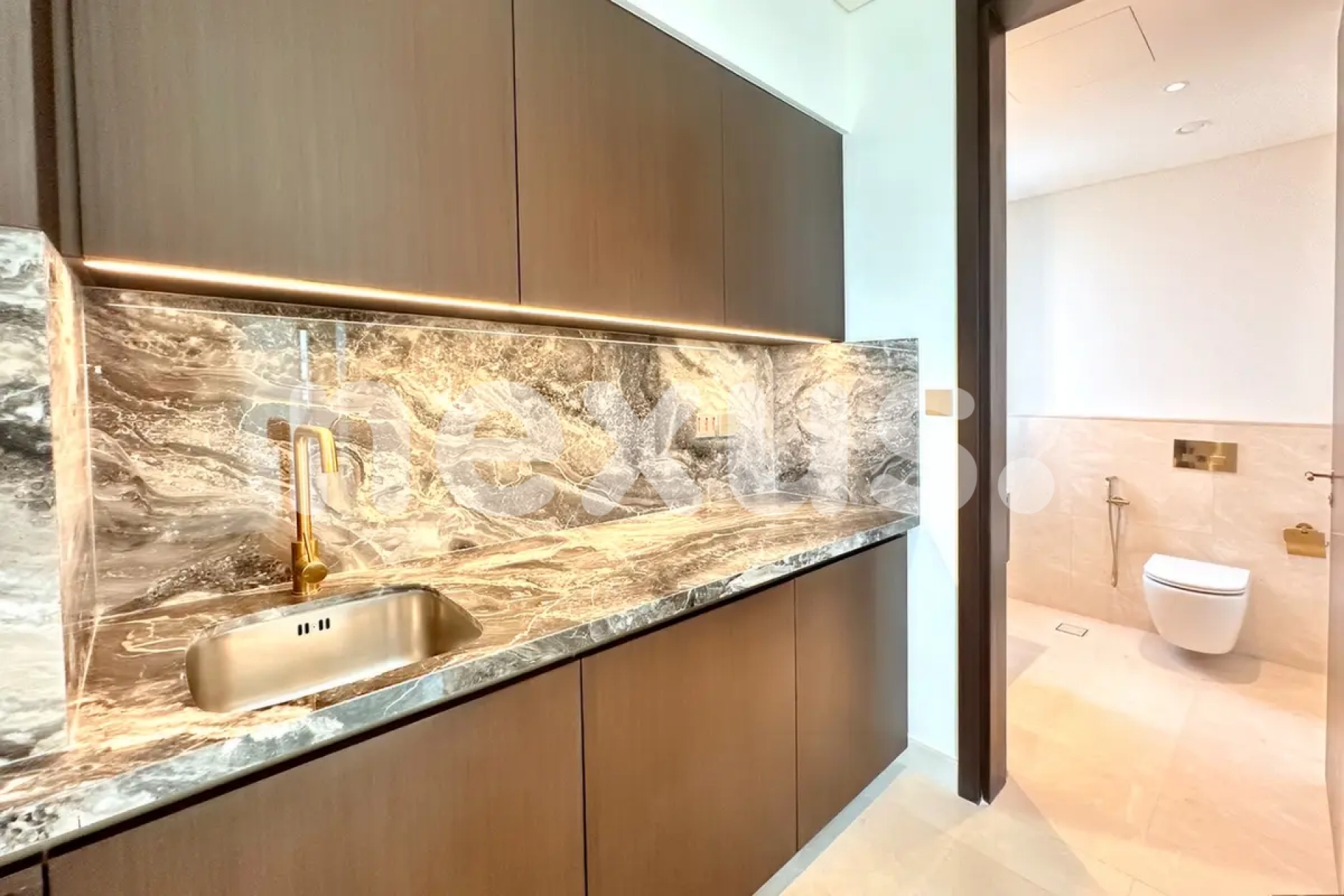 Private Pool | Corner Unit | Multiple Chqs