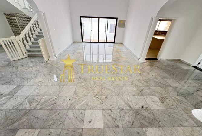 76180215 - Property Image 2