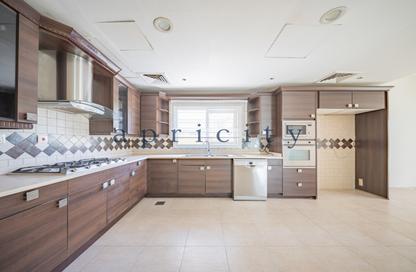 Villa - 5 Bedrooms - 6 Bathrooms for rent in Meadows 2 - Meadows - Dubai