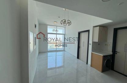 شقة - غرفة نوم - 2 حمامات للايجار في سكايز من دانوب - ارجان - دبي شقة - غرفة نوم - 2 حمامات للايجار في سكايز من دانوب - ارجان - دبي