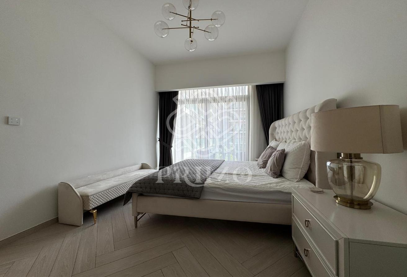 FULLY FURNISHED I POOL VIEW I VACANT MID AUGUST photo 6