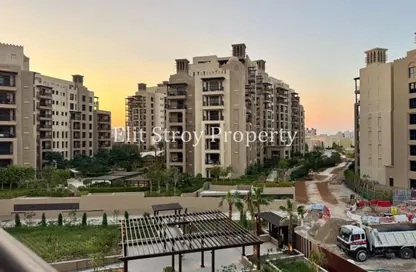 Apartment - 3 Bedrooms - 4 Bathrooms for rent in Al Jazi - Madinat Jumeirah Living - Umm Suqeim - Dubai