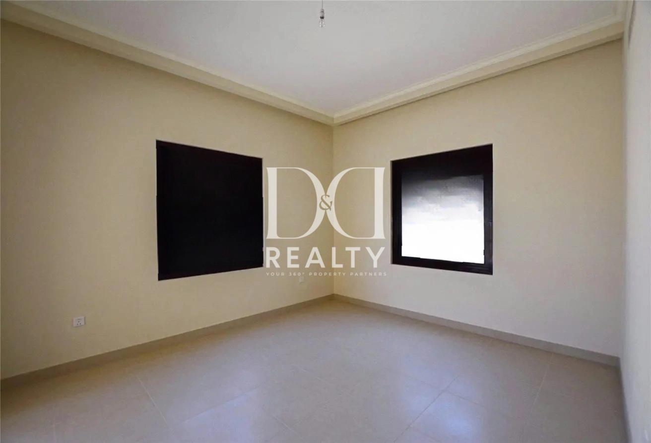 Available March | 4+ Maids | Next to Amenities photo 10