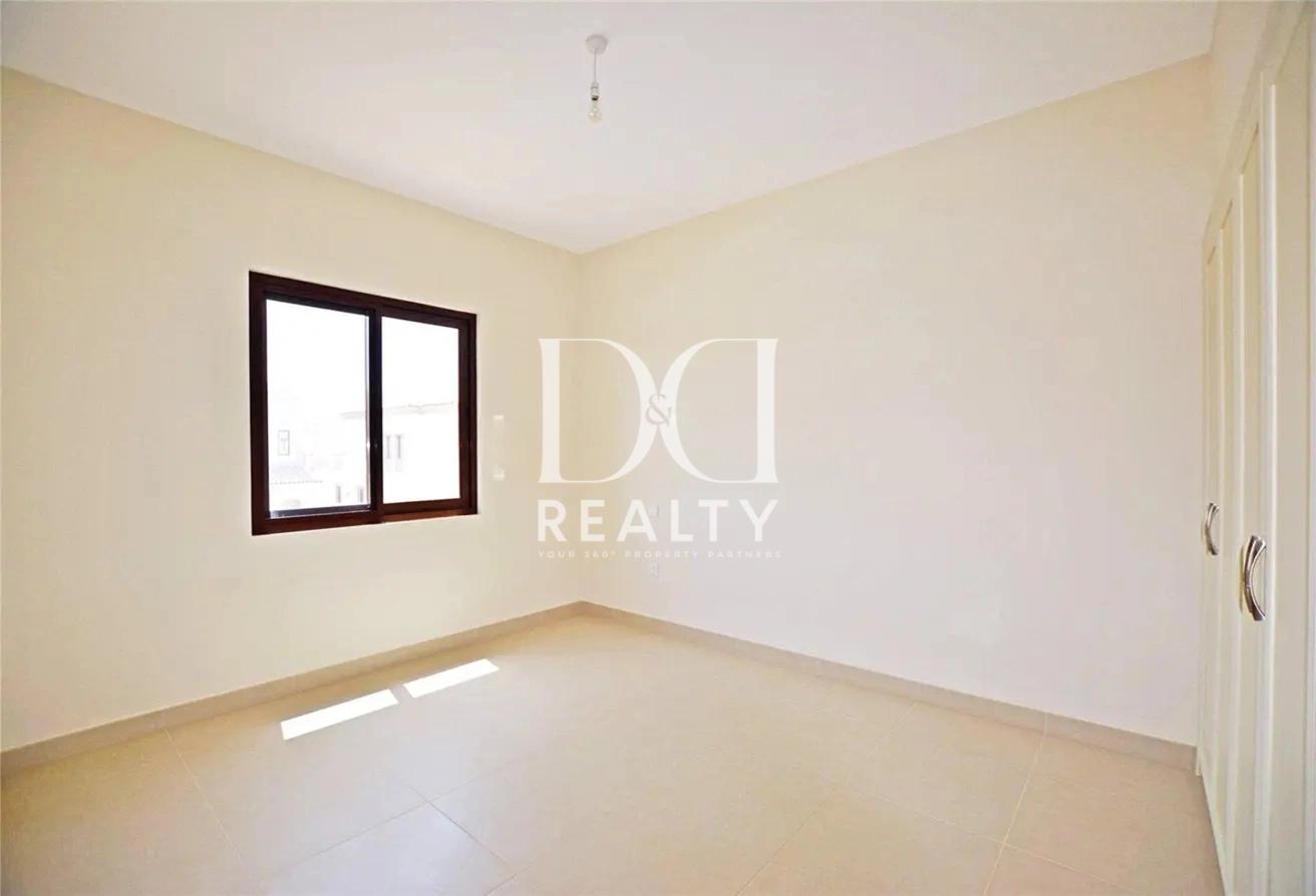 Available March | 4+ Maids | Next to Amenities photo 8