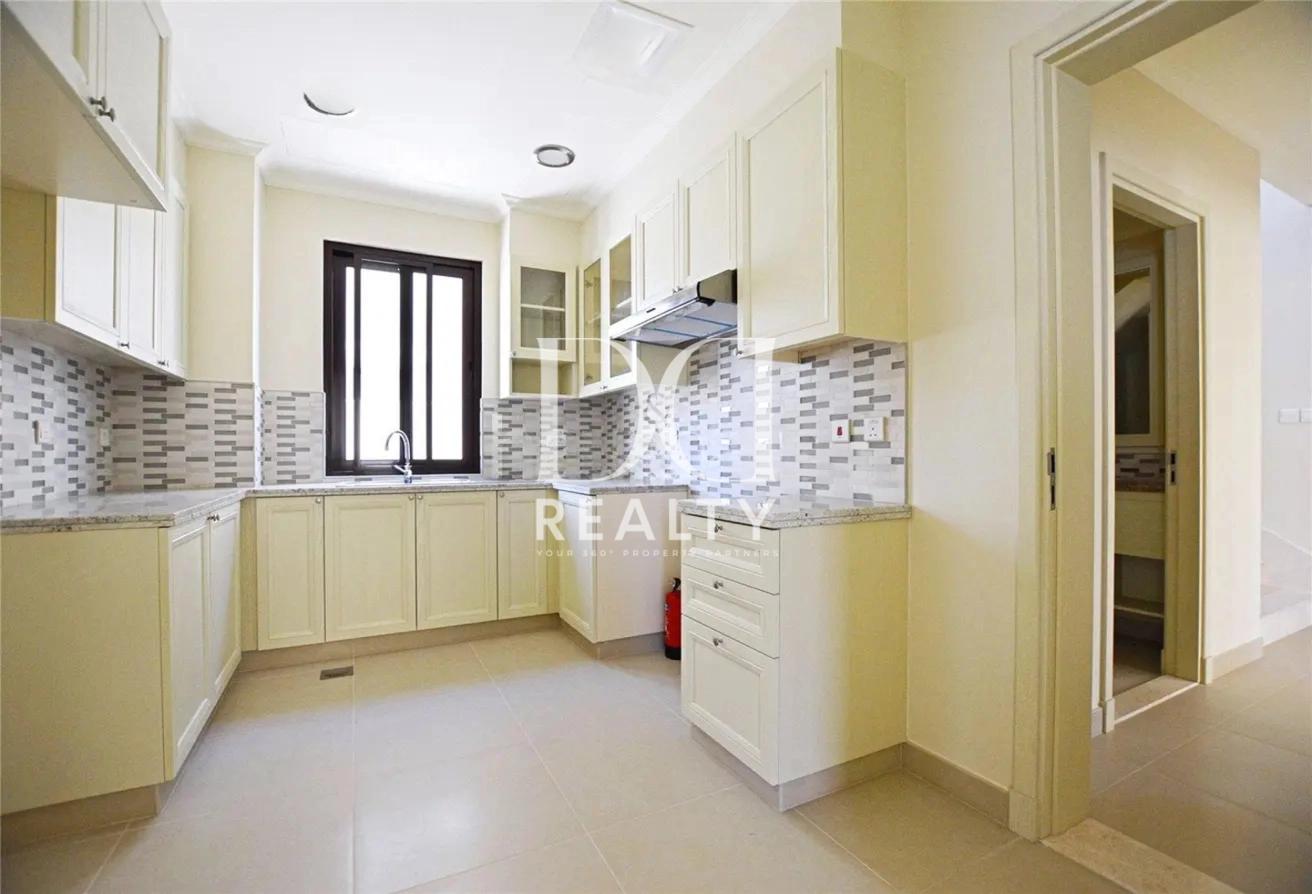 Available March | 4+ Maids | Next to Amenities photo 4