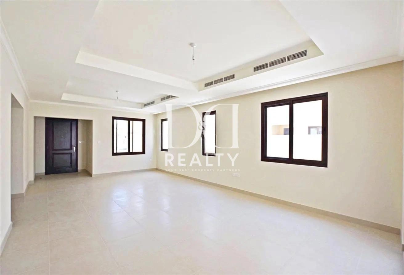 Available March | 4+ Maids | Next to Amenities photo 3
