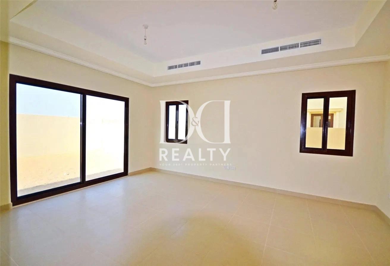 Available March | 4+ Maids | Next to Amenities photo 11