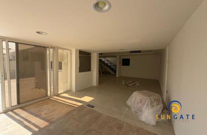 Villa - Studio - 4 for rent in Jumeirah 3 - Jumeirah - Dubai