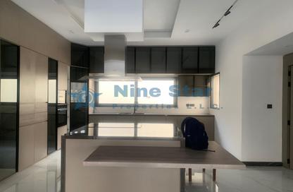Villa - 5 - 5 for rent in Umm Suqeim 1 Villas - Umm Suqeim 1 - Umm Suqeim - Dubai