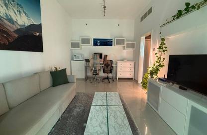 Apartment - 1 Bedroom - 1 Bathroom for sale in Marina Pinnacle - Dubai Marina - Dubai