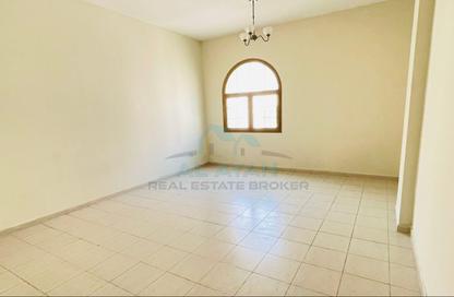 Apartment - Studio - 1 Bathroom for rent in Building T05 - Spain Cluster - International City - Dubai