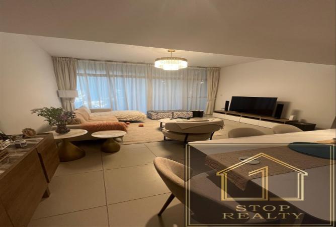 SINGLE ROW | UNFURNISHED 3BR TH | VACANT