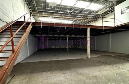 Warehouse - Studio for rent in Umm Ramool - Dubai