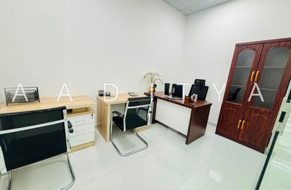 Office Space - Studio - 1 Bathroom for rent in Red Avenue - Al Garhoud - Dubai