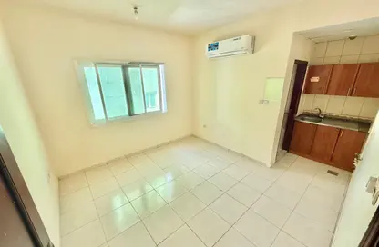 شقة - 1 حمام للايجار في طريق فاير ستاشن - مويلح - الشارقة