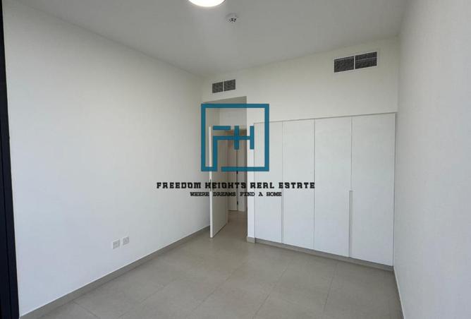 84082221 - Property Image 3