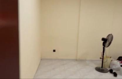 Apartment - 2 Bedrooms - 2 Bathrooms for sale in Abu shagara Building 2 - Budaniq - Al Qasimia - Sharjah