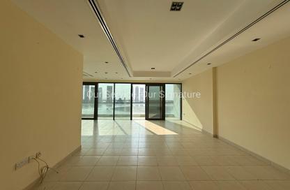 Apartment - 2 Bedrooms - 4 Bathrooms for rent in Al Khan Corniche - Al Khan - Sharjah