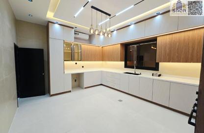 Villa - 4 Bedrooms - 6 Bathrooms for sale in Al Mowaihat 1 - Al Mowaihat - Ajman Villa - 4 Bedrooms - 6 Bathrooms for sale in Al Mowaihat 1 - Al Mowaihat - Ajman