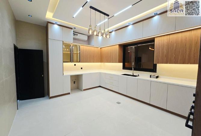 122476439 - Property Image 2